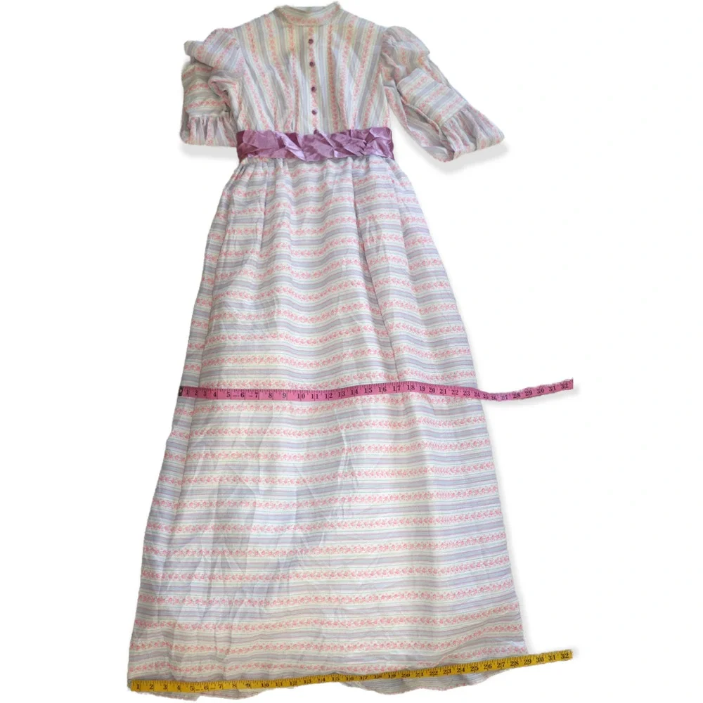 Cottagecore Prairie Vintage Floral Dress - Picture 10 of 12